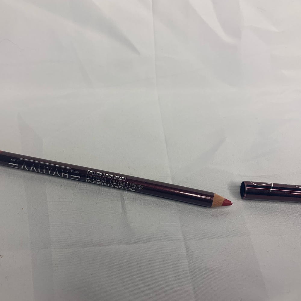 MAC AALIYAH lip pencil in FOLLOW YOUR HEART